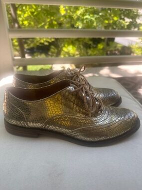 Lucky Gold Snakeskin Oxfords Womens Size 9